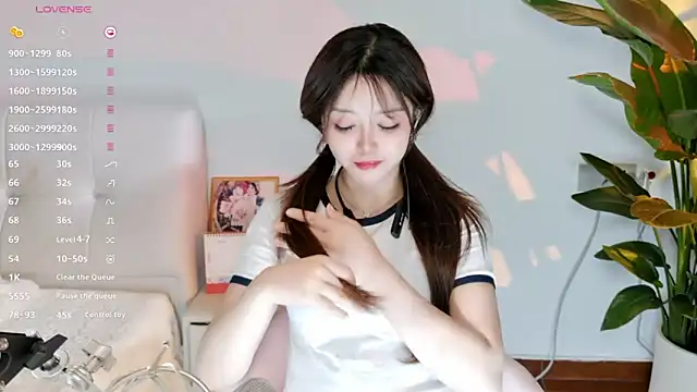 Snapshot of Yiluo95 chatting on 06.22.26 Yiluo95 online show from 06.22.26