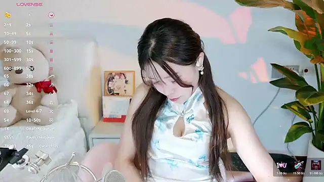 Snapshot of Yiluo95 chatting on 06.29.26 Yiluo95 online show from 06.29.26