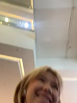 Snapshot of Leila_La chatting on 11.01.25 Leila La online show from 11.01.25