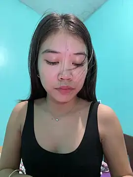 Snapshot of lovely_amarah19 chatting on 10.31.25 lovely amarah19 online show from 10.31.25