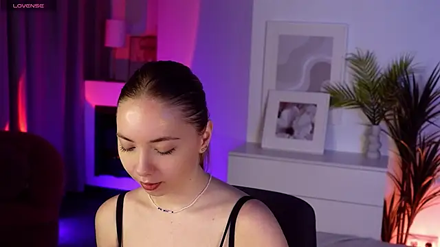 Nora Miller online show from 11.22.25