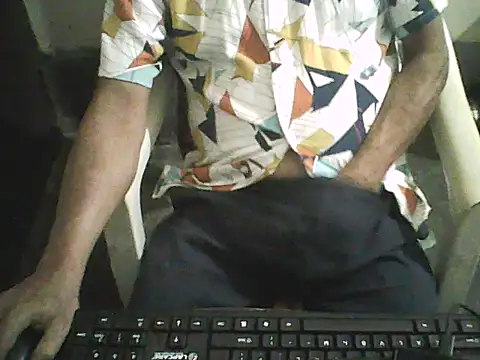 Snapshot of Pritam230 chatting on 10.31.25 Pritam230 online show from 10.31.25