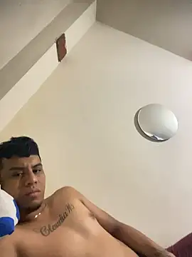 Snapshot of MichaManu7 chatting on 11.12.25 MichaManu7 online show from 11.12.25