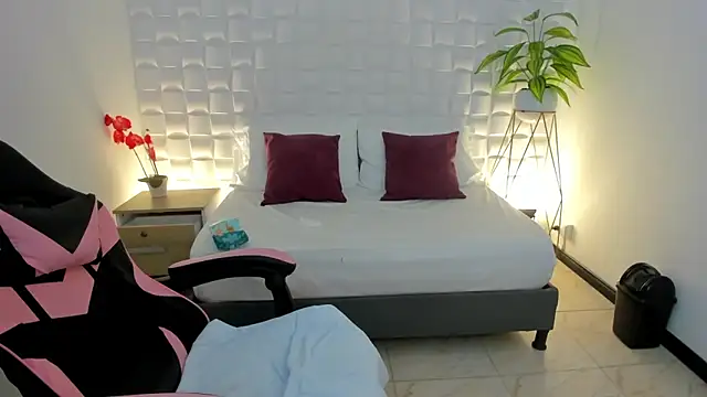 victoria 243 online show from 02.24.26