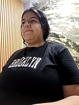 Snapshot of Naaoomii1 chatting on 10.30.25 Naaoomii1 online show from 10.30.25