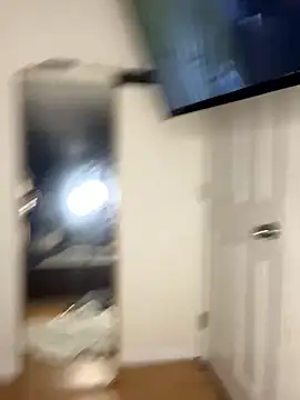 Snapshot of sluttyAlly21_ chatting on 10.28.25 sluttyAlly21  online show from 10.28.25