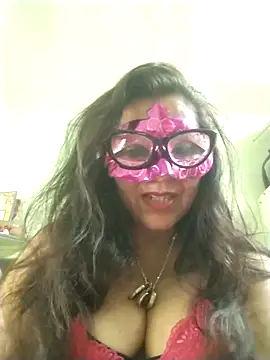 Snapshot of LOVE__RANI chatting on 11.02.25 LOVE RANI online show from 11.02.25