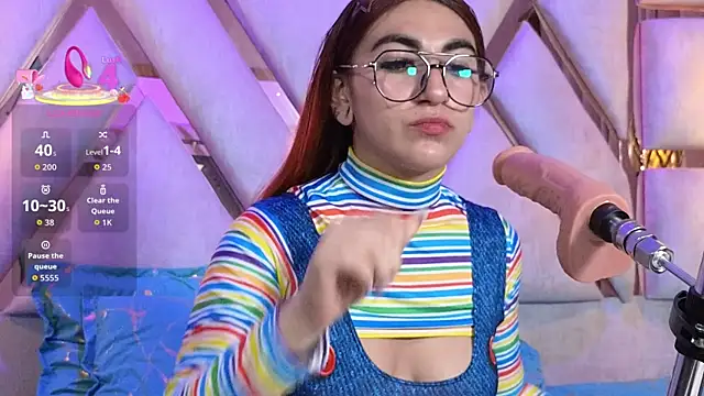 Snapshot of venusevanss chatting on 10.29.25 venusevanss online show from 10.29.25