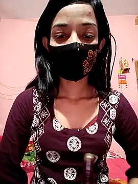 Green LaDY66 online show from 04.10.26