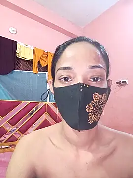 Green LaDY66 online show from 04.20.26