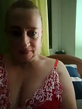 Snapshot of Esenia505 chatting on 10.30.25 Esenia505 online show from 10.30.25