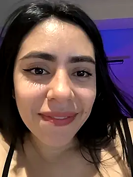 Sara-215 online show from 12.17.25