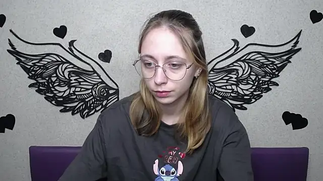 TracyLll online show from 03.07.26