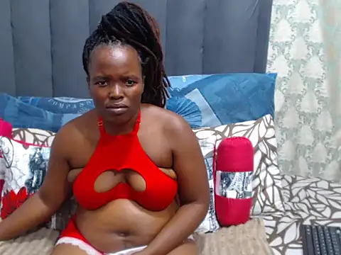 Snapshot of SwaziBeauty chatting on 02.13.26 SwaziBeauty online show from 02.13.26