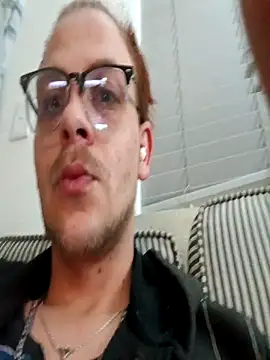 Snapshot of THOMMONSTER5299 chatting on 11.17.25 THOMMONSTER5299 online show from 11.17.25