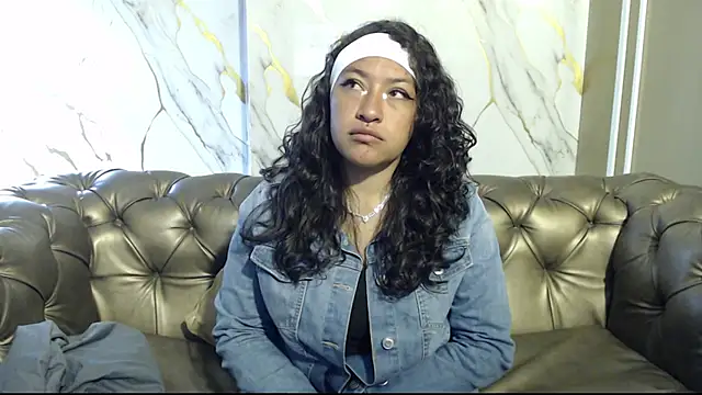 Snapshot of Kataleyaa2_ chatting on 10.29.25 Kataleyaa2  online show from 10.29.25