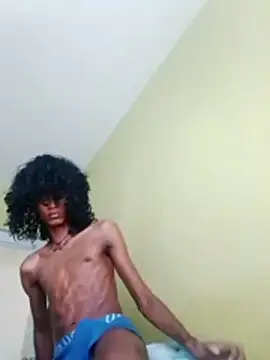 Snapshot of skinniyGabriel chatting on 11.10.25 skinniyGabriel online show from 11.10.25