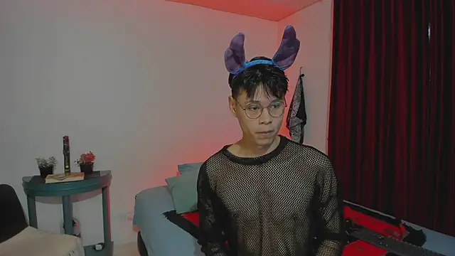 Snapshot of estmonnn chatting on 11.01.25 estmonnn online show from 11.01.25