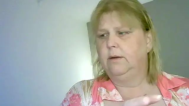 Sylviastar46 online show from 05.15.26