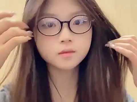 Snapshot of xiaojingzi66 chatting on 11.05.25 xiaojingzi66 online show from 11.05.25