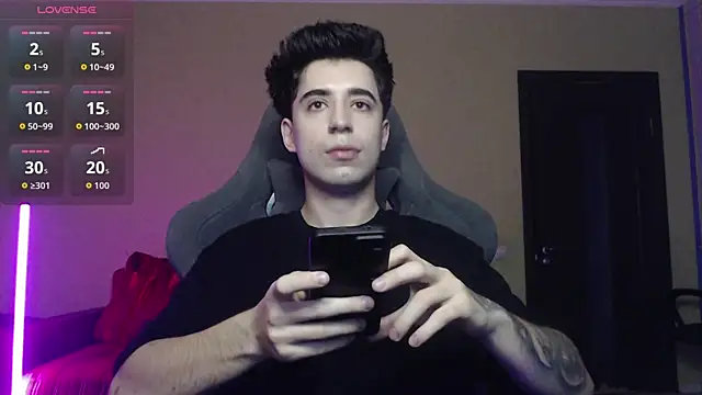 Yofukashii online show from 11.21.25