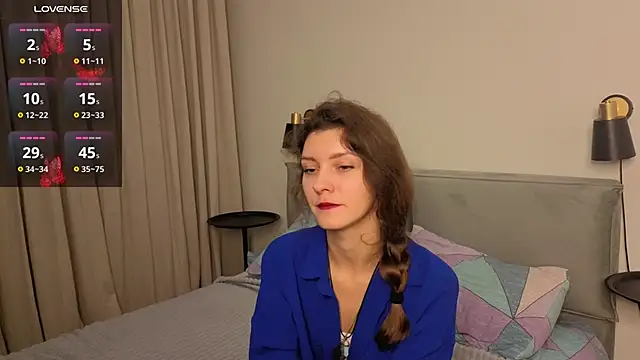LauraYoungg online show from 11.03.25