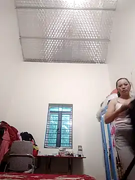 Snapshot of let-go chatting on 11.02.25 let-go online show from 11.02.25