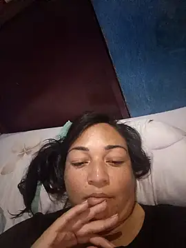 Snapshot of Reina_rouse chatting on 11.06.25 Reina rouse online show from 11.06.25