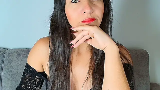 alana pink95 online show from 11.12.25