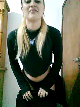 Snapshot of larubia_arg chatting on 11.06.25 larubia arg online show from 11.06.25