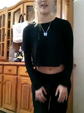 Snapshot of larubia_arg chatting on 11.07.25 larubia arg online show from 11.07.25