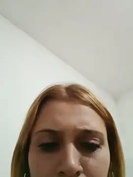 Snapshot of larubia_arg chatting on 06.25.26 larubia arg online show from 06.25.26