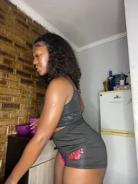 SP1CY MOMMY online show from 02.05.26