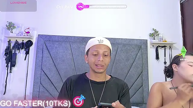 Snapshot of DamianandEva chatting on 05.12.26 DamianandEva online show from 05.12.26