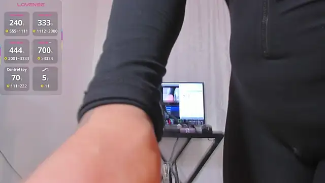 Natural BIGASS Nina online show from 04.24.26