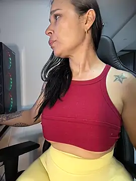Snapshot of Natural_BIGASS_Nina chatting on 06.09.26 Natural BIGASS Nina online show from 06.09.26