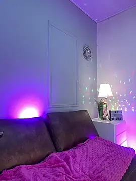 kittyblooms online show from 04.14.26