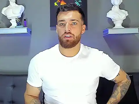 Snapshot of Thorevans2424 chatting on 11.21.25 Thorevans2424 online show from 11.21.25