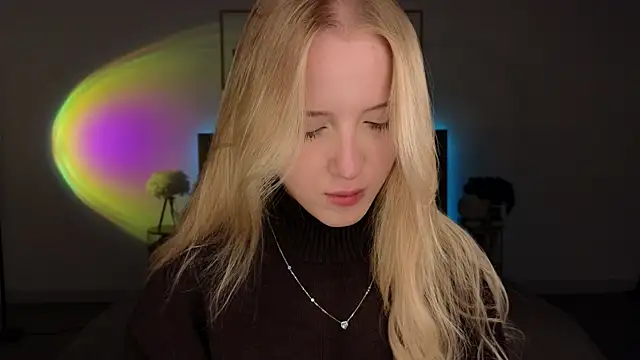 Snapshot of adele_armass chatting on 06.24.26 adele armass online show from 06.24.26