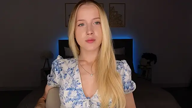 Snapshot of adele_armass chatting on 07.15.26 adele armass online show from 07.15.26