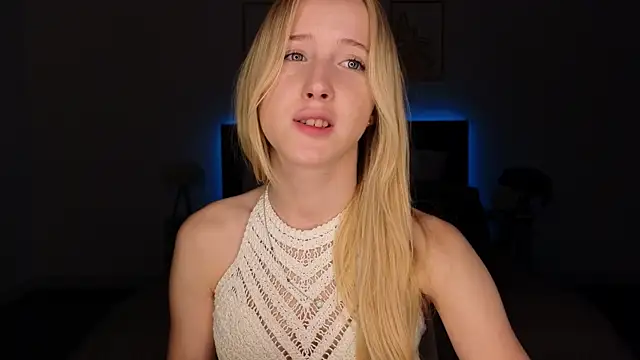 Snapshot of adele_armass chatting on 07.17.26 adele armass online show from 07.17.26