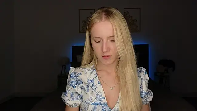 Snapshot of adele_armass chatting on 07.31.26 adele armass online show from 07.31.26