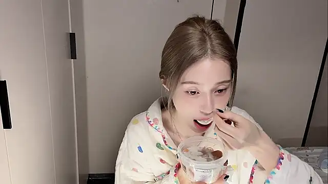 yuyu-33 online show from 02.04.26