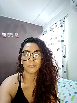 Snapshot of ROSALIAFILL chatting on 10.30.25 ROSALIAFILL online show from 10.30.25