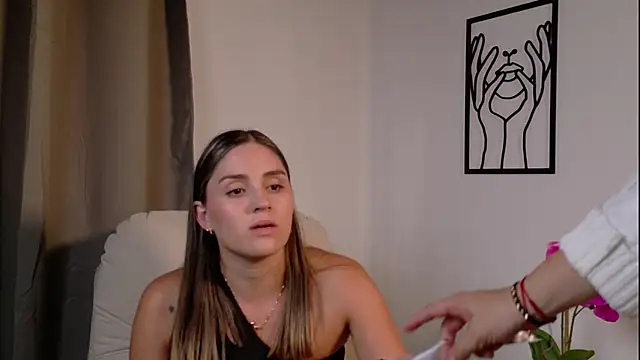 VictoriaNova  online show from 02.09.26