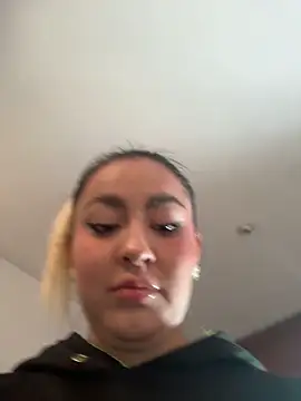 Elina Hills online show from 04.09.26