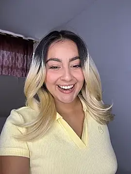 Snapshot of Elina_Hills chatting on 05.18.26 Elina Hills online show from 05.18.26