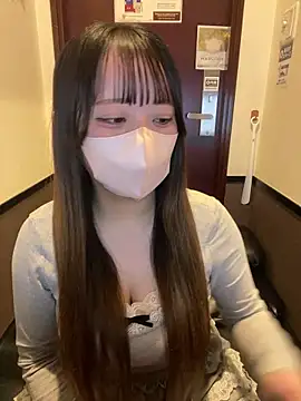 Snapshot of emiri_da_nyan chatting on 03.28.26 emiri da nyan online show from 03.28.26