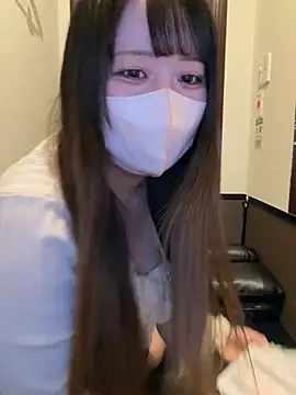 Snapshot of emiri_da_nyan chatting on 04.16.26 emiri da nyan online show from 04.16.26
