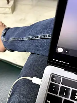 Snapshot of curvydickindian chatting on 10.30.25 curvydickindian online show from 10.30.25